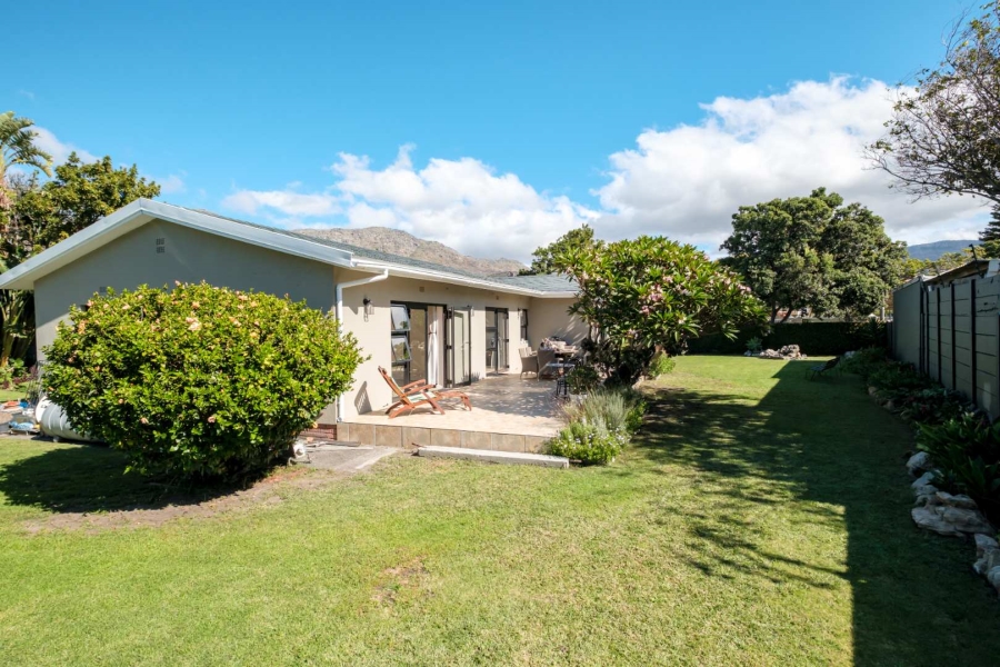 4 Bedroom Property for Sale in Kirstenhof Western Cape